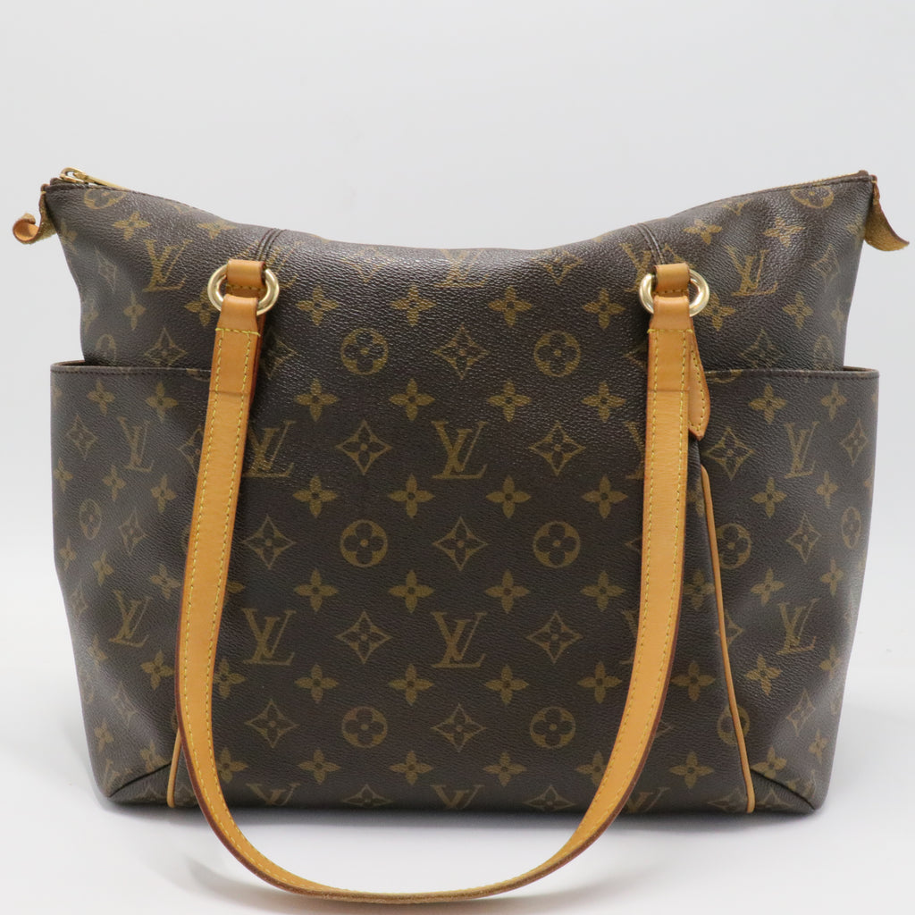 Totally Handbag Monogram Canvas MM