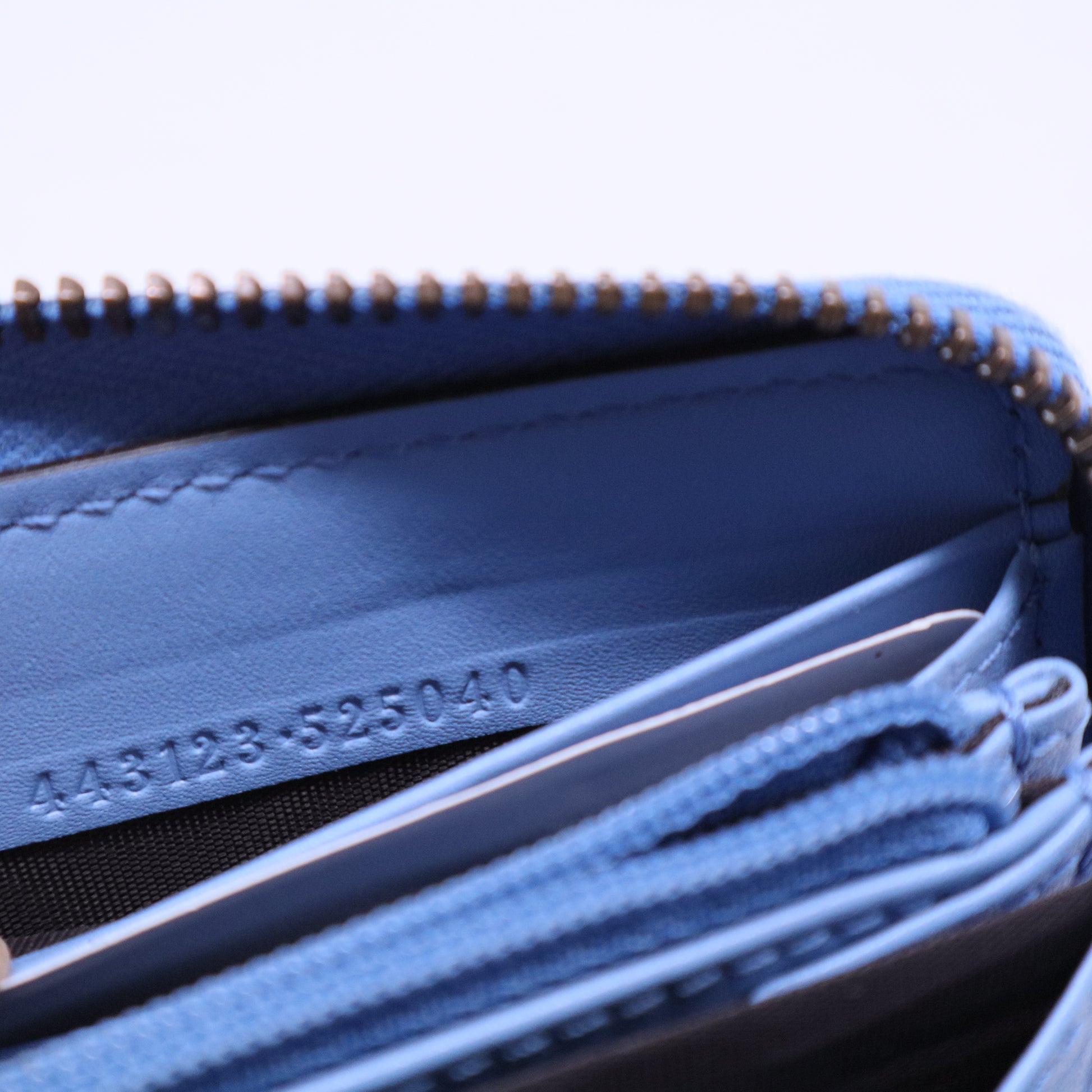 Blue Chevron Leather GG Marmont Zip Wallet W20675