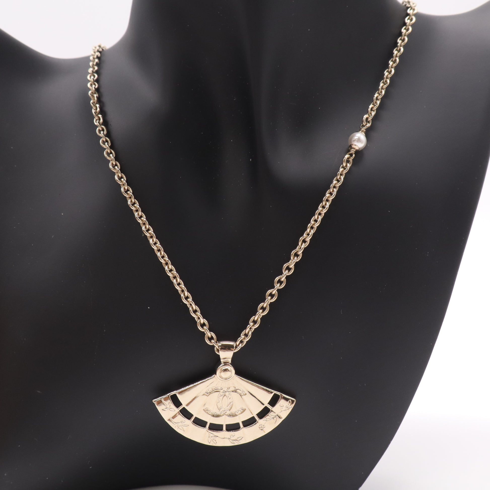Chanel Double CC Fan Necklace with Pearl Twins LDJ4877