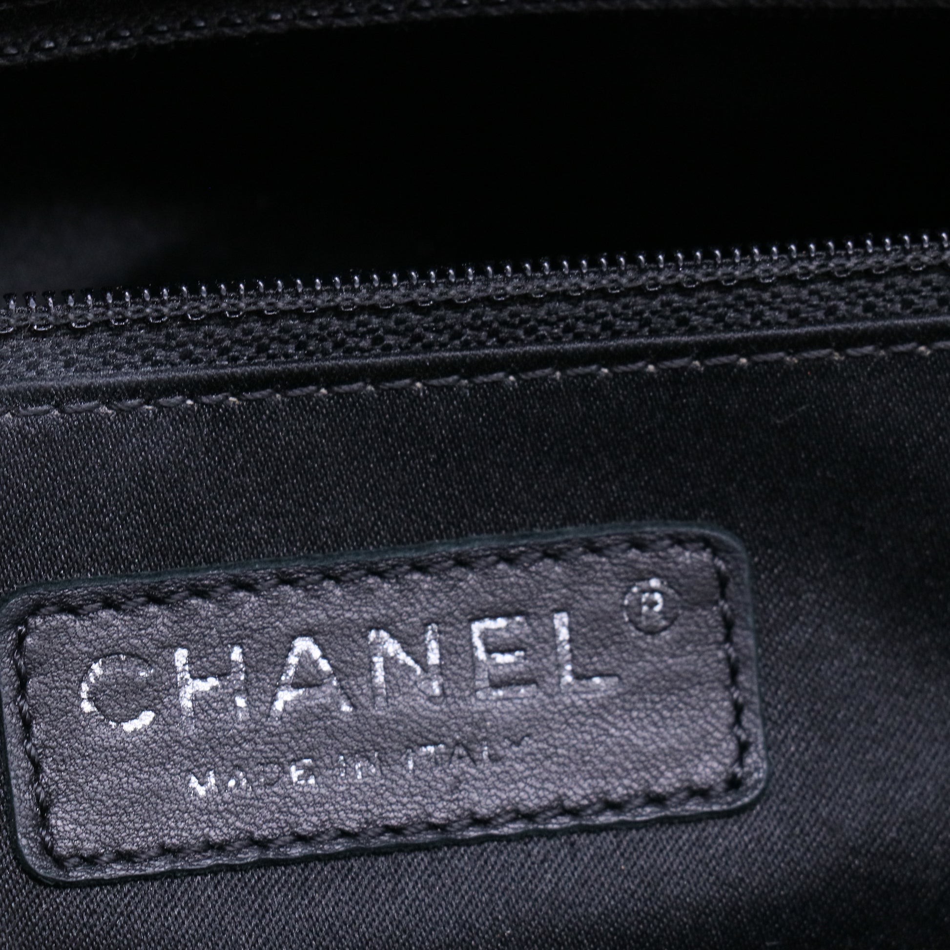 Grand Shopping Tote Quilted Caviar XL