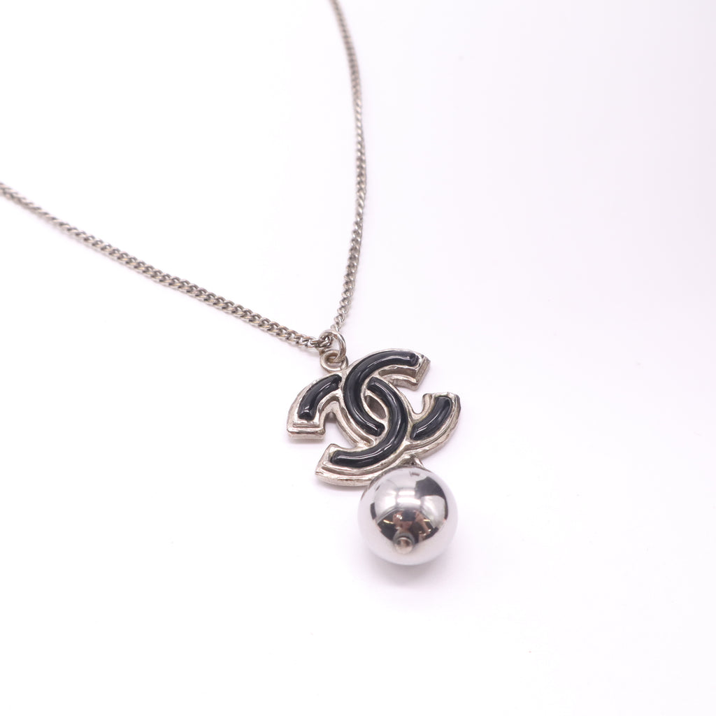 Chanel Enamel Pearl CC Baroque Drop Necklace twins LDJ4872