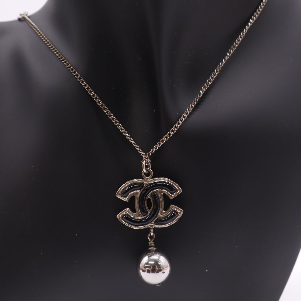 Chanel Enamel Pearl CC Baroque Drop Necklace twins LDJ4872