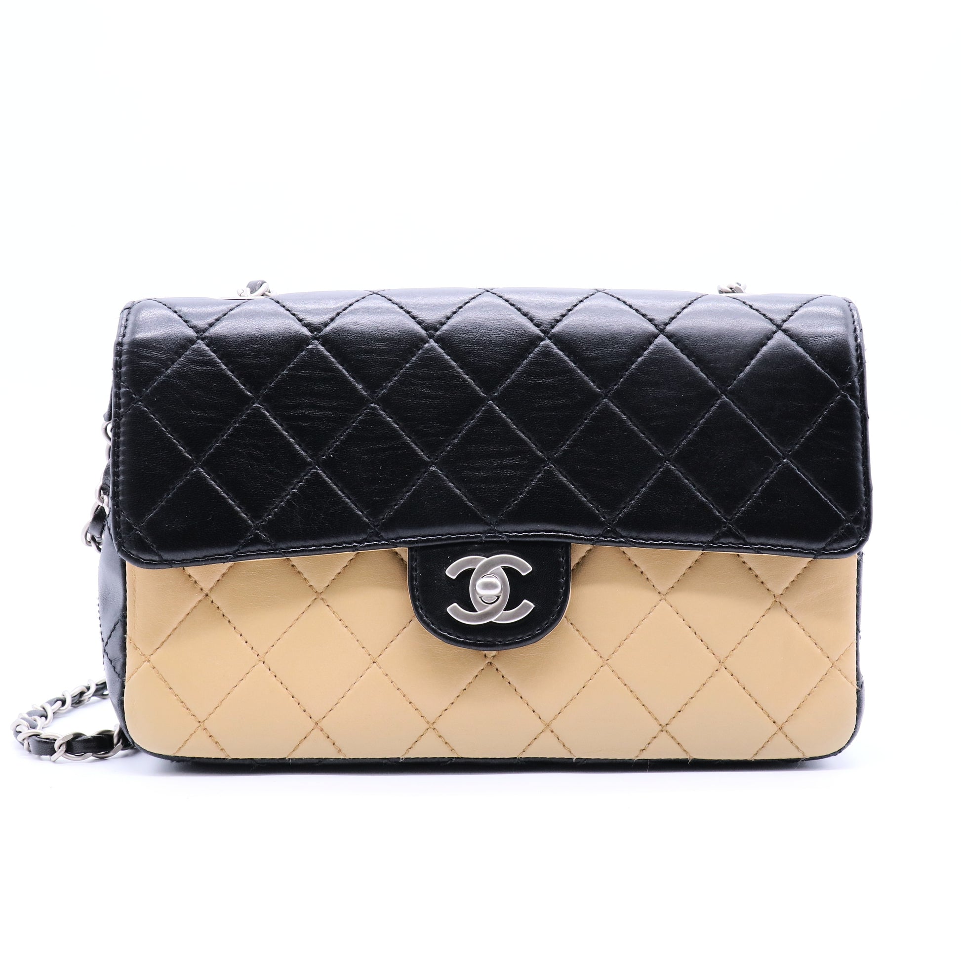 Classic single flap shoulder bag