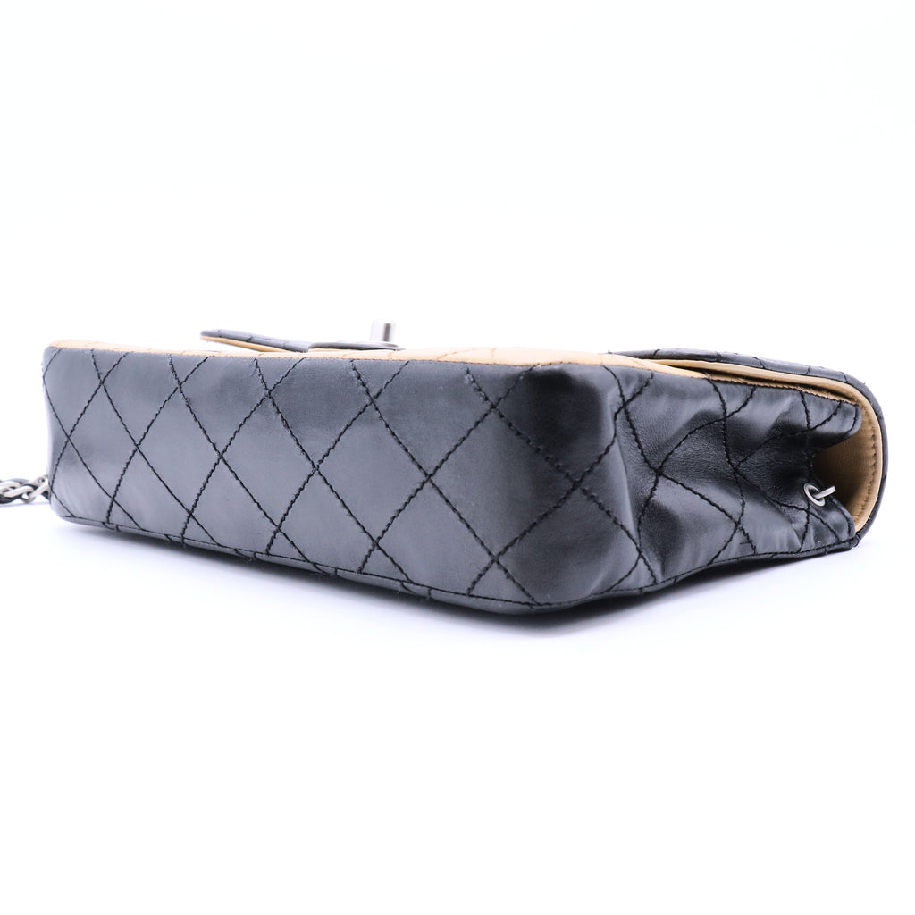 Classic single flap shoulder bag