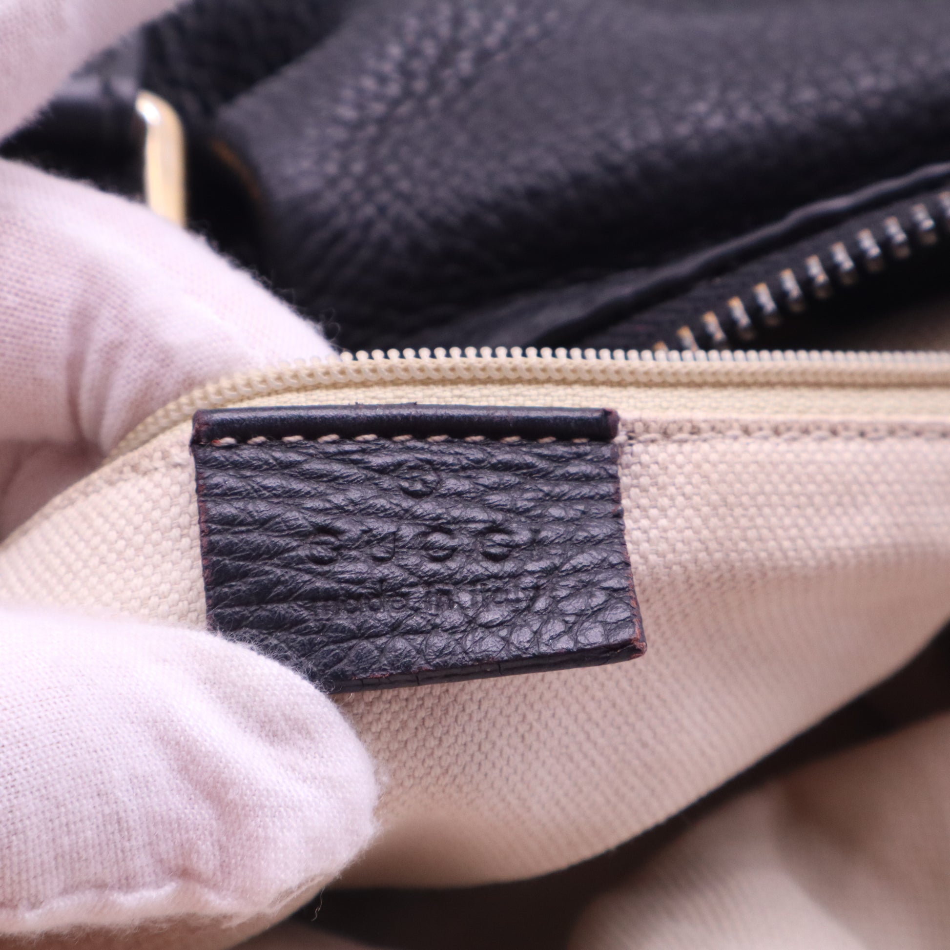 Gucci Sukey Top Handle Satchel B20387