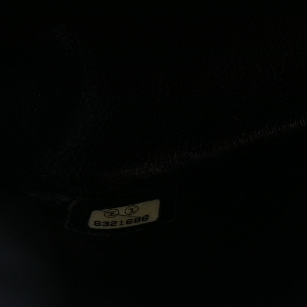 Classic single flap shoulder bag