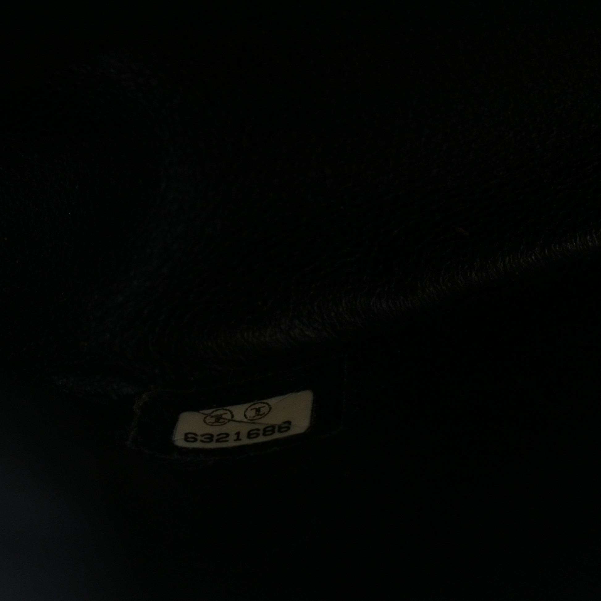 Classic single flap shoulder bag