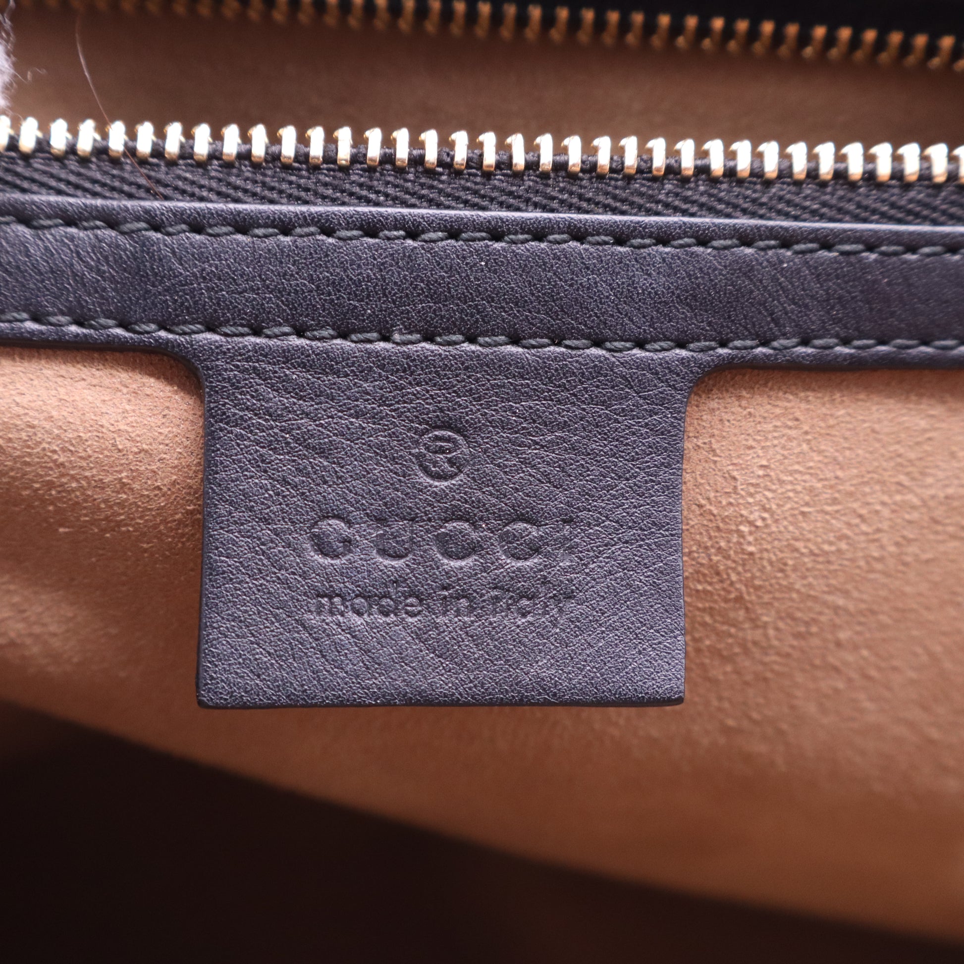 Gucci Padlock GG Supreme Shoulder Bag B21595