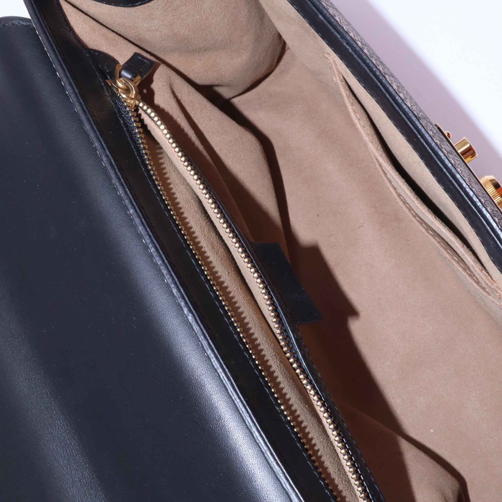 Gucci Padlock GG Supreme Shoulder Bag B21595