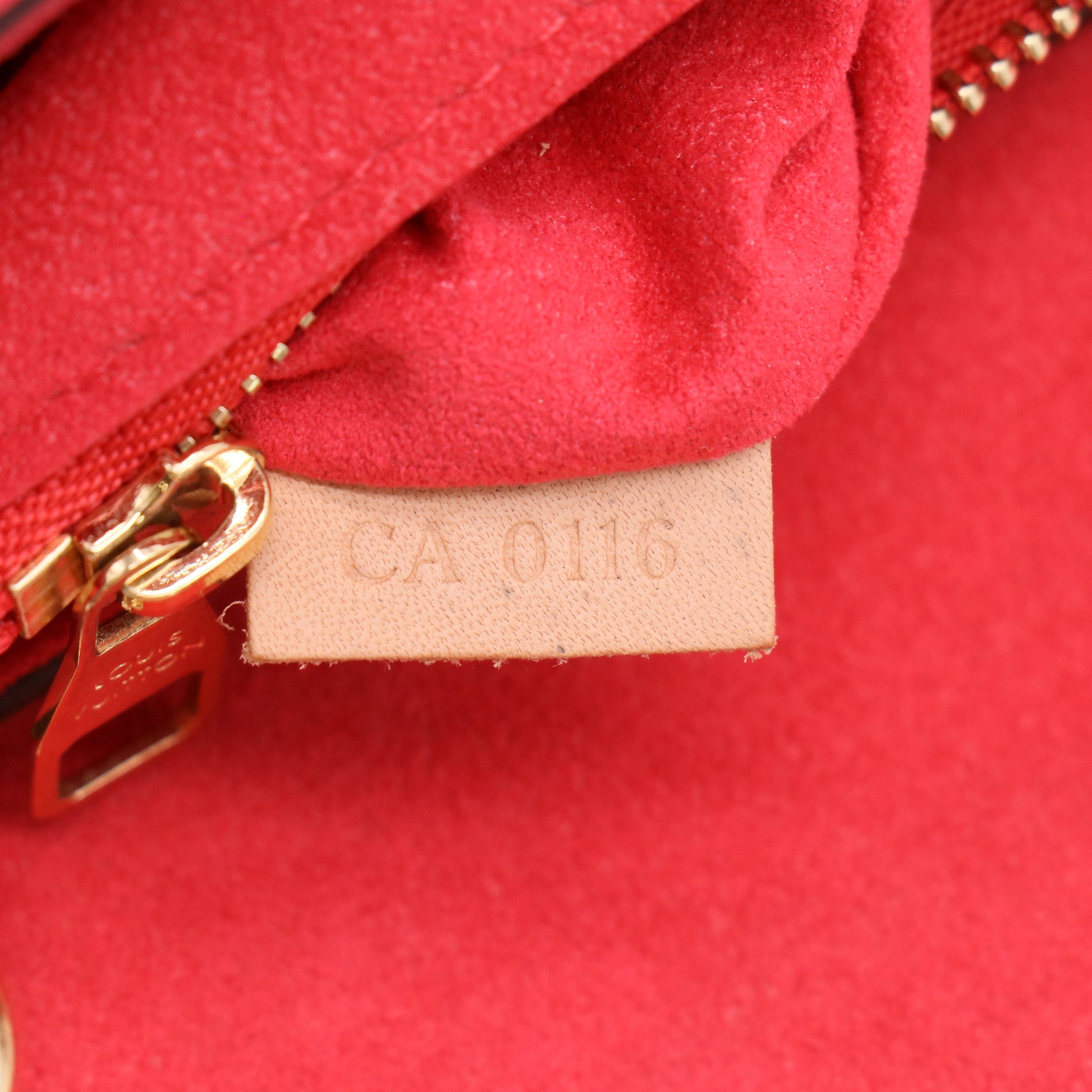 Louis Vuitton Monogram Pallas Chain Bag B23084