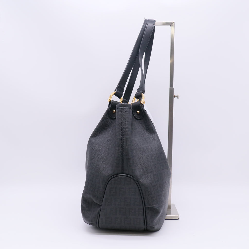 Fendi Black Zucchino Coated Canvas and Leather Chiusura Tote B23726