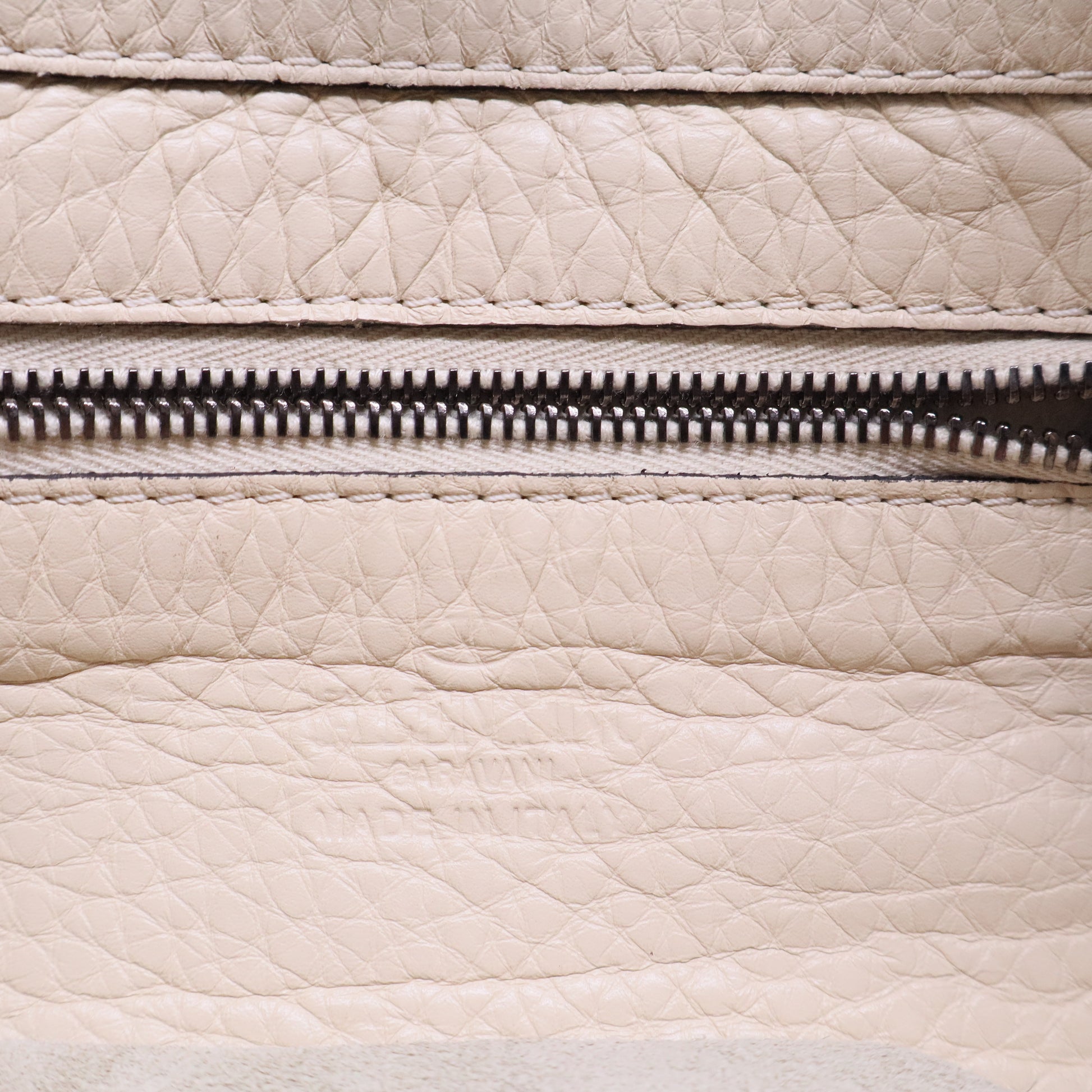 Rockstud Messenger Bag B20613