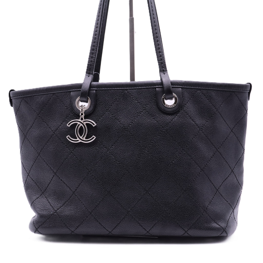 Fever Tote Quilted Caviar Medium