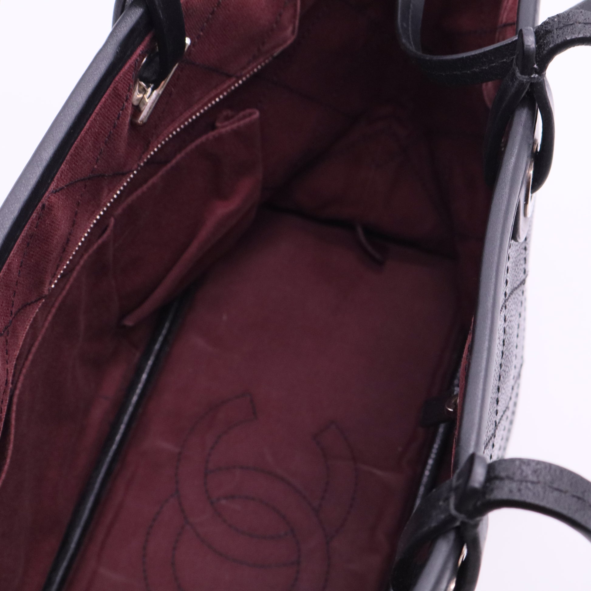 Fever Tote Quilted Caviar Medium