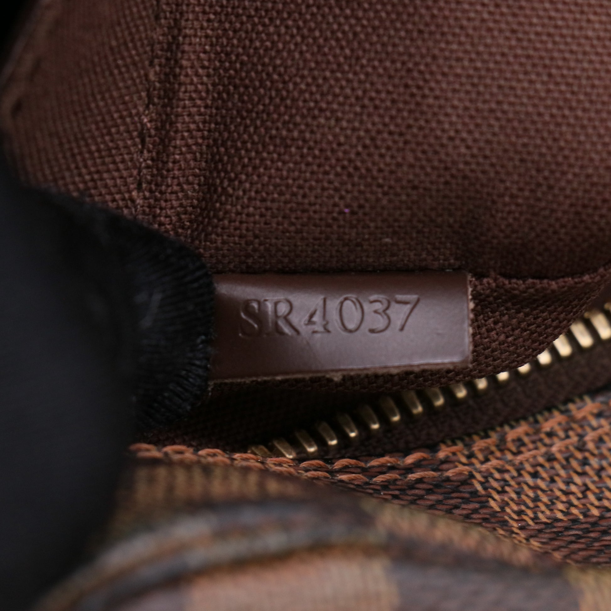 Louis Vuitton Damier Ebene Canvas Naviglio Messenger Bag B23090