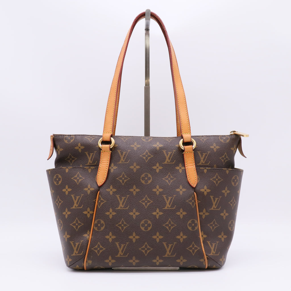 Louis Vuitton Totally PM Bag in Monogram Canvas B22826