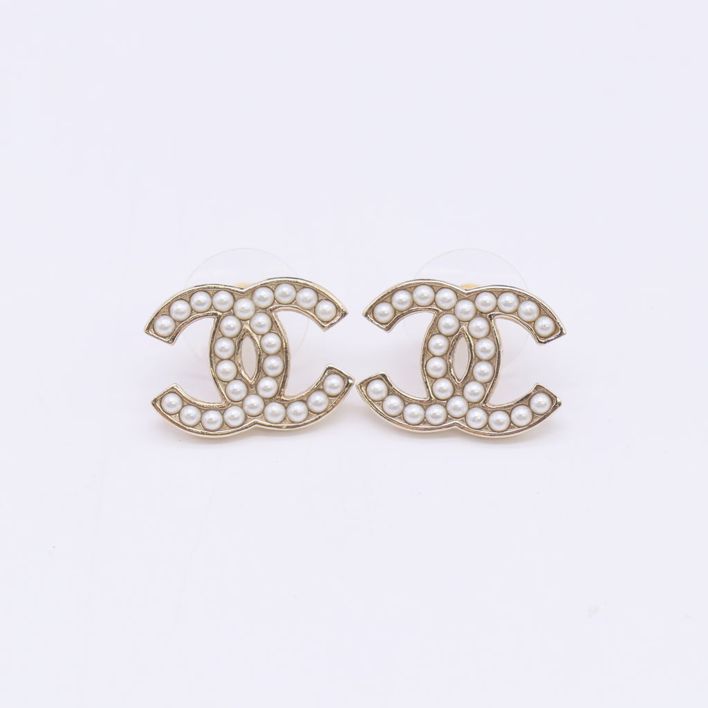 Chanel Faux Pearl Gold Tone Stud CC Earrings W22972
