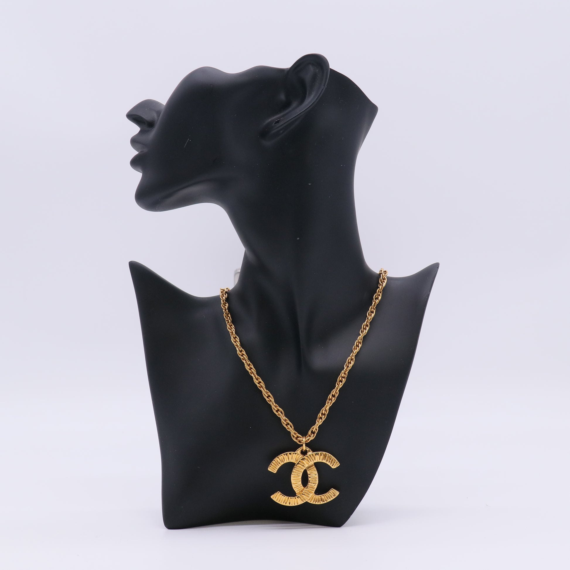 Chanel Vintage Gold Large Textured CC Statement Chain Collar Necklace W22974