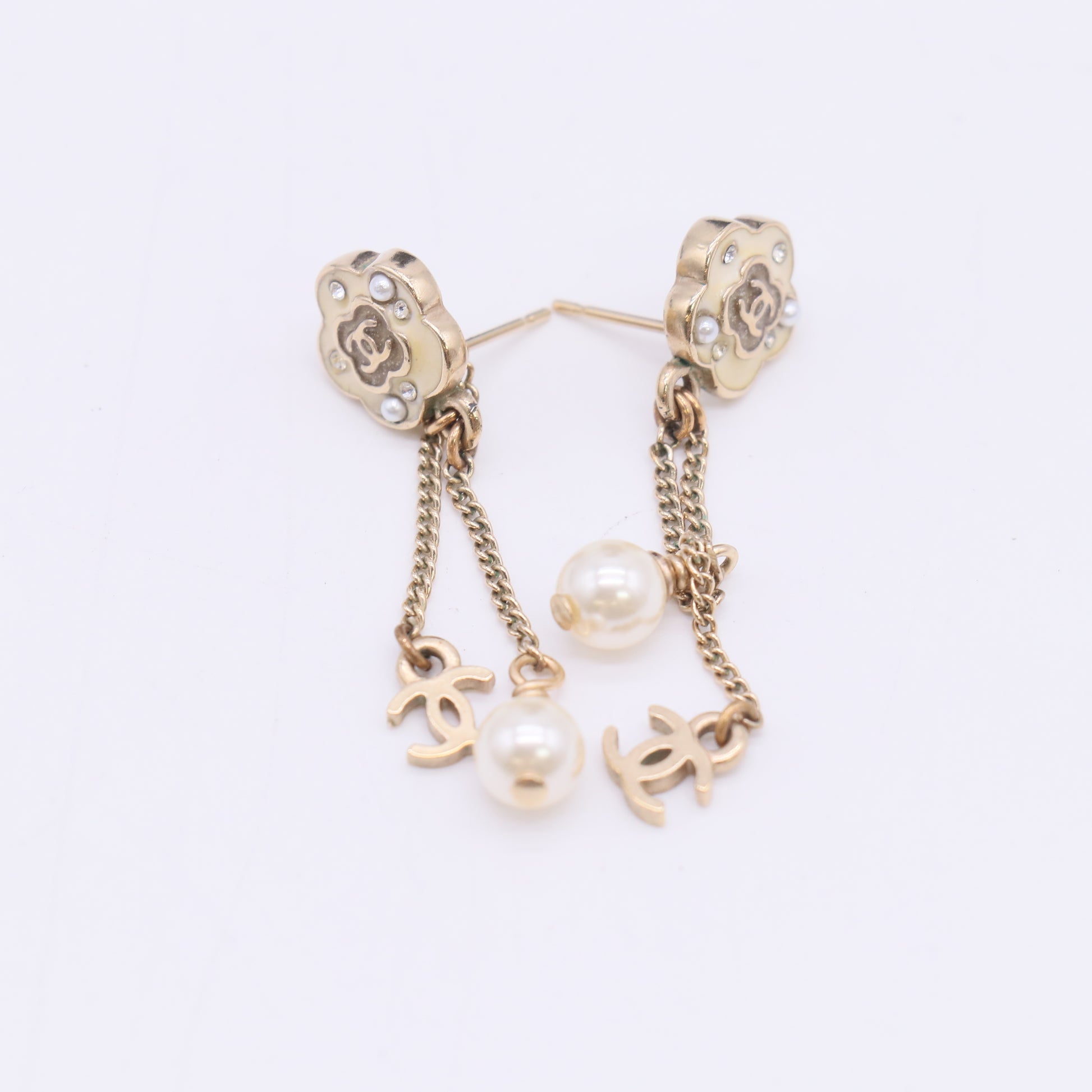 Chanel Chain CC Dangle Earrings W22975