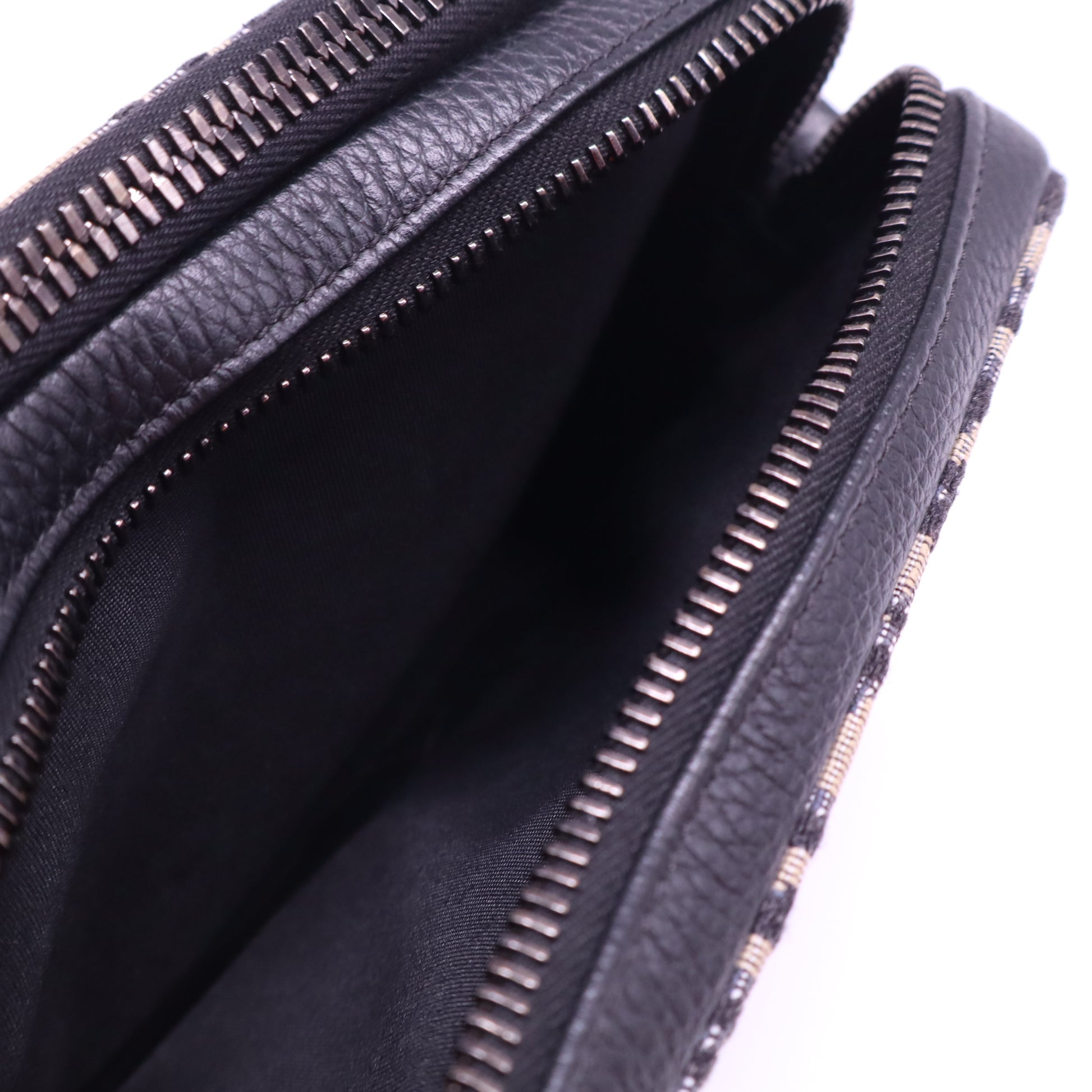 Dior Canvas shoulder bag B21920