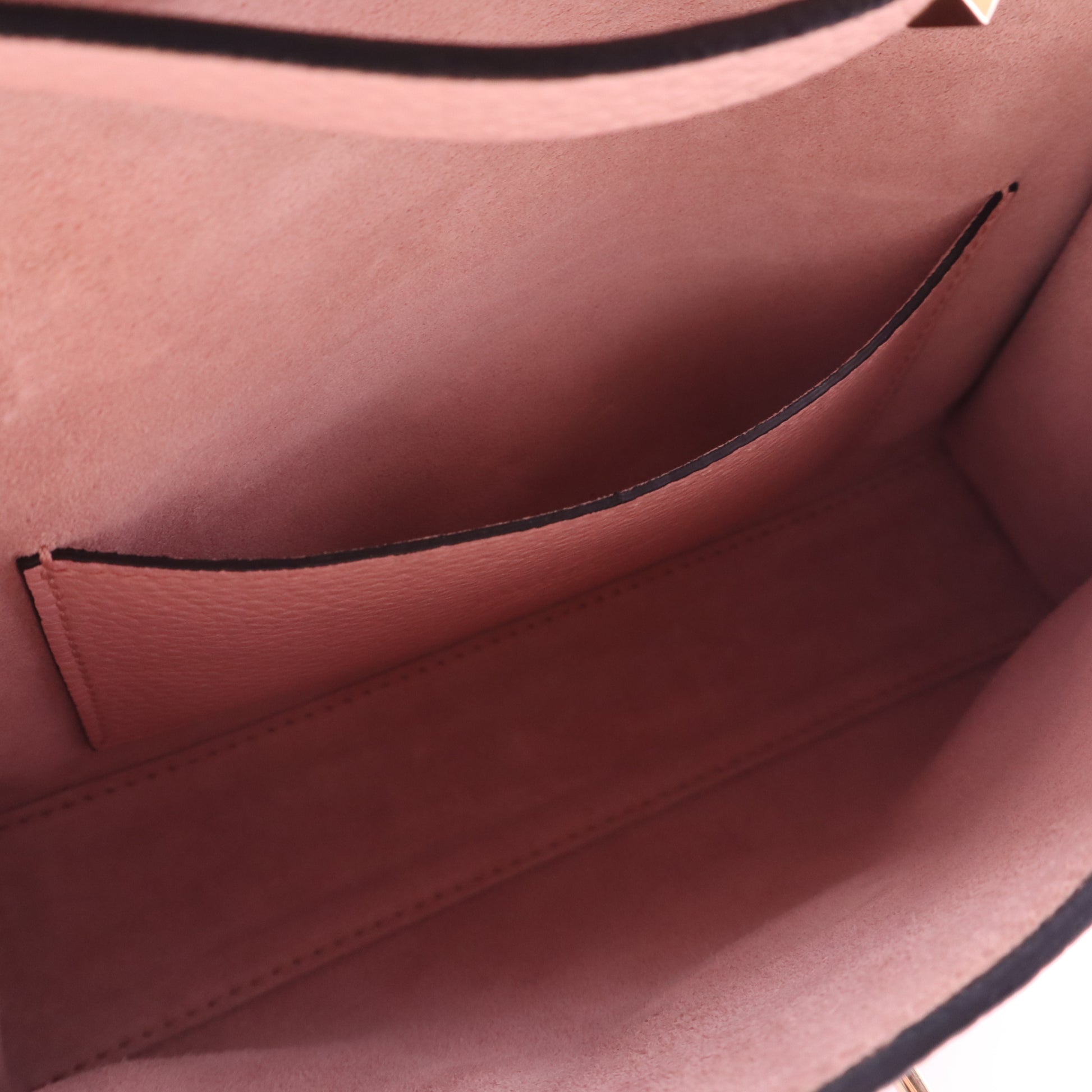Valentino Garavani Pebbled Calfskin Medium Rockstud Flip Lock Crossbody Bag Loto twins B22107