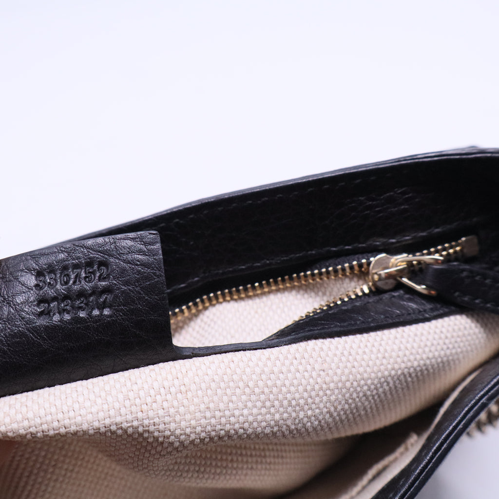 Soho Chain Crossbody Bag Leather Medium B20899