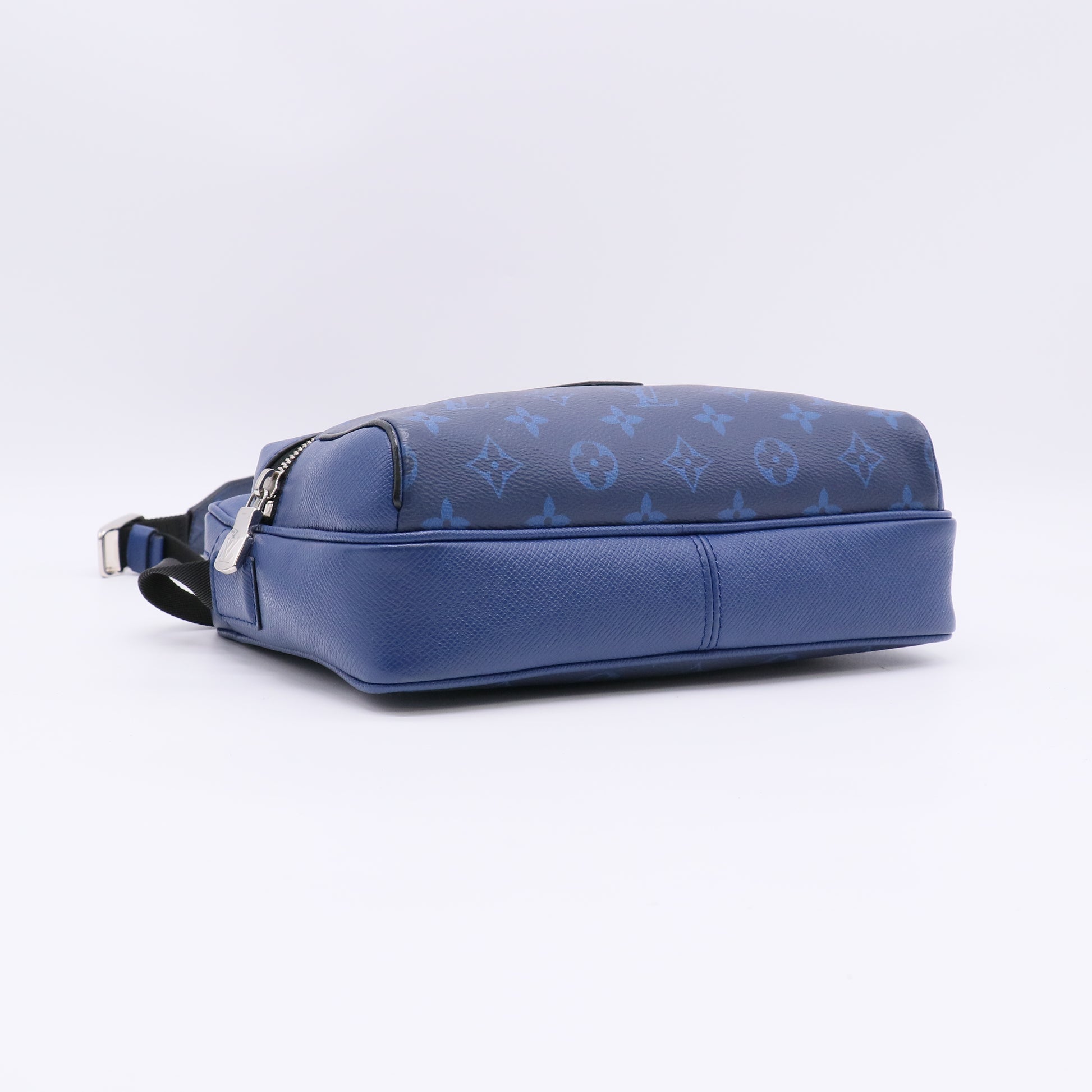 Louis Vuitton Cobalt Monogram Taigarama Canvas Outdoor Messenger Bag twins LDZ244