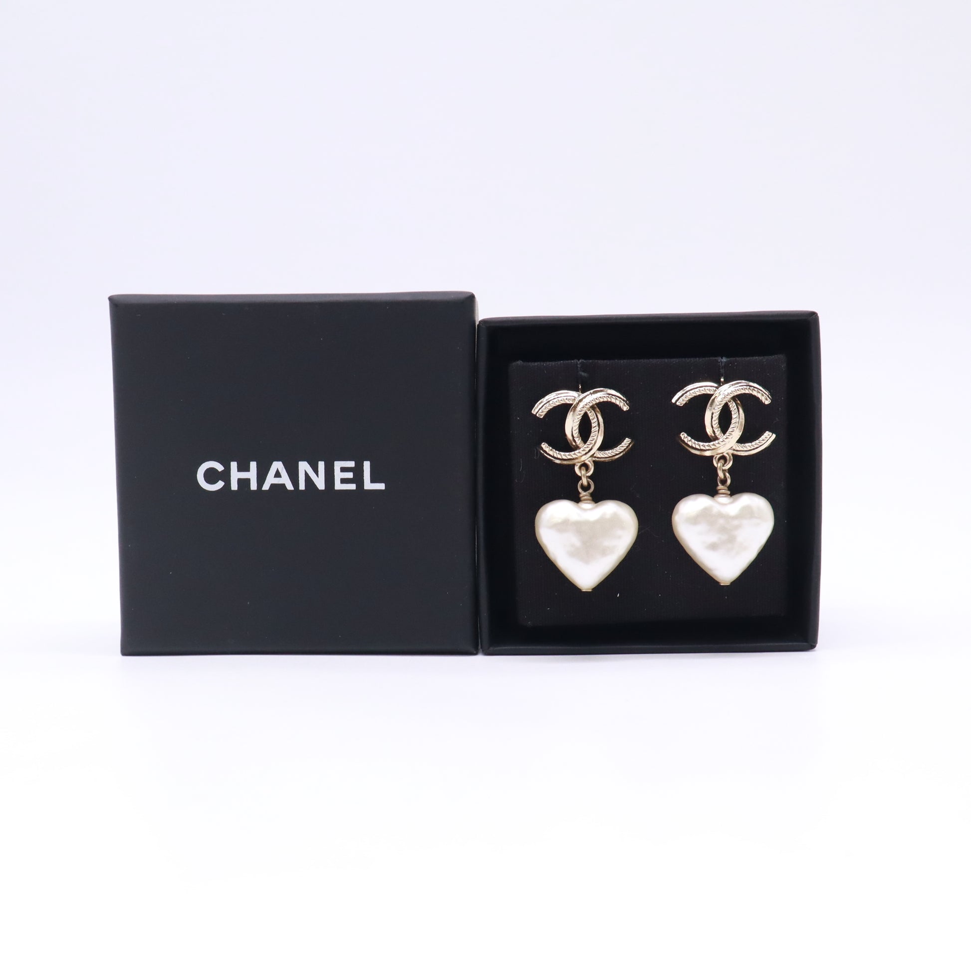 Chanel Heart Pendant CC Logo Earrings W22971