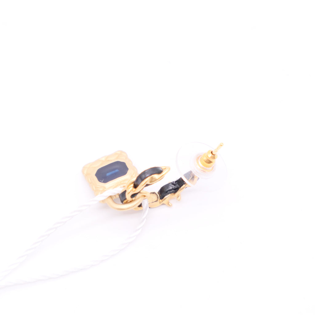 Chanel Gold-tone metal chain link earrings with a dark blue CC logo lock pendant LDJ2668 twins