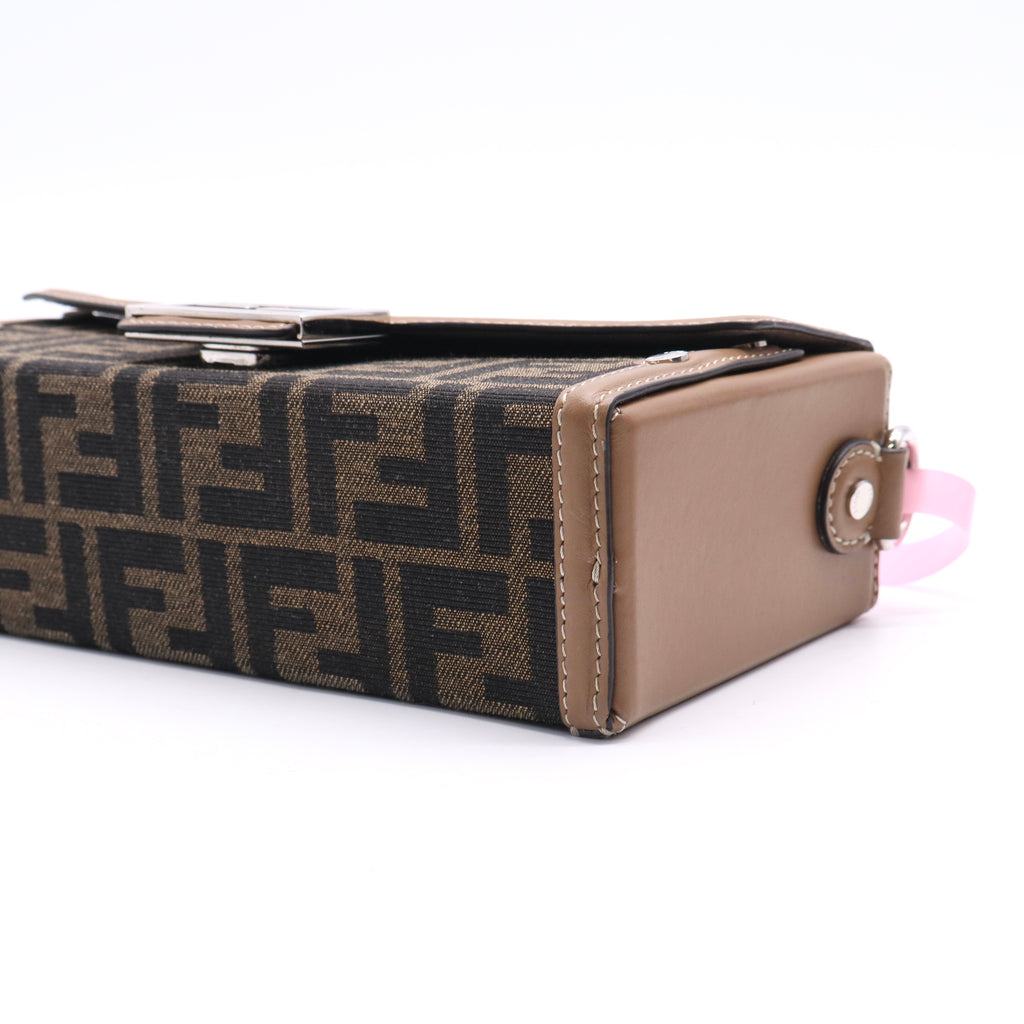 Fendi Recycled Fabric Jacquard Vitello King FF 1974 Baguette Soft Trunk Phone Pouch Tobacco Moro Sand Twins LDJ2681