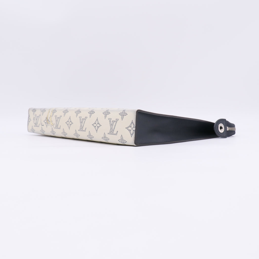 Louis Vuitton Savane Monogram Chapman Pochette Voyage Pouch LDZ262