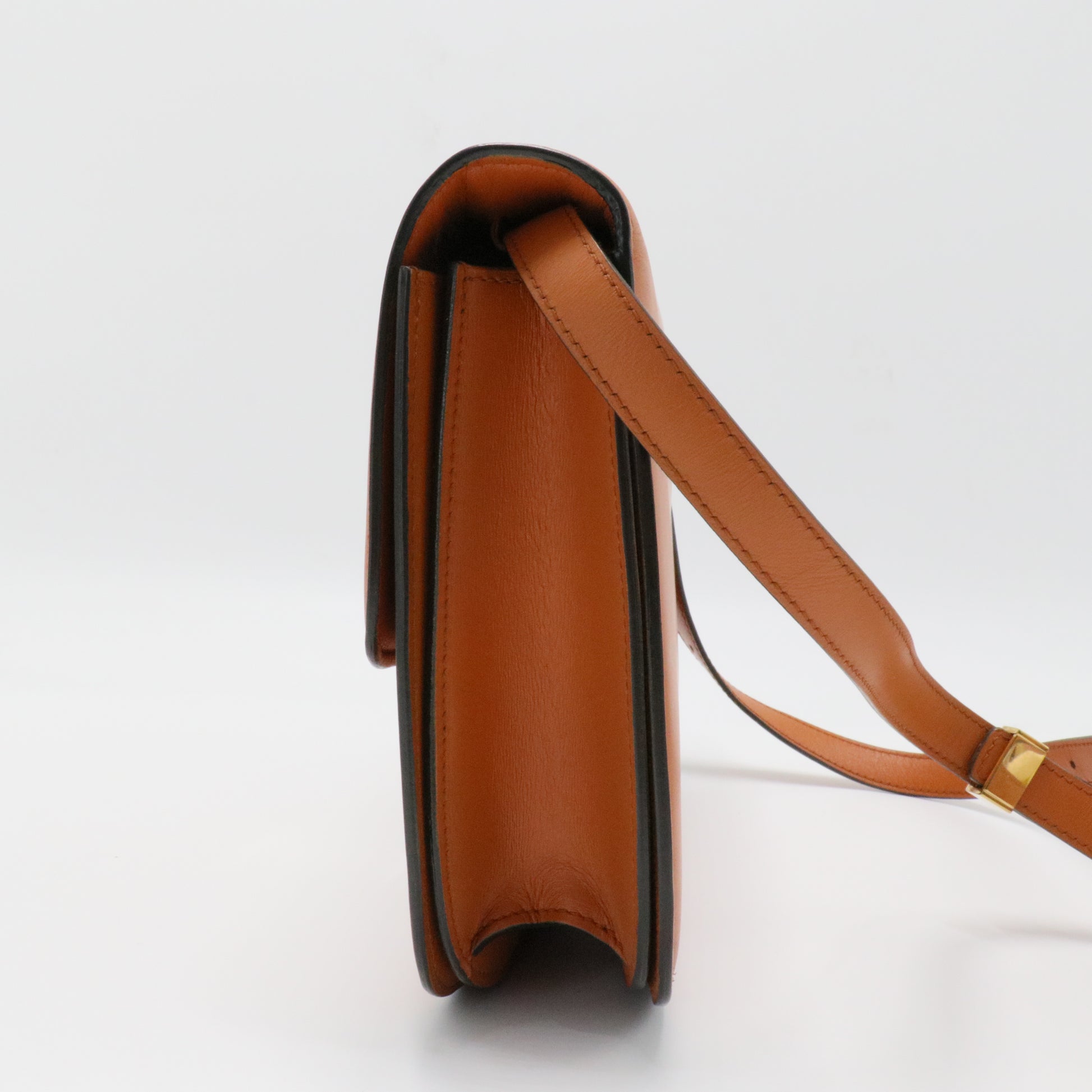 Classic Box Bag Smooth Leather Medium