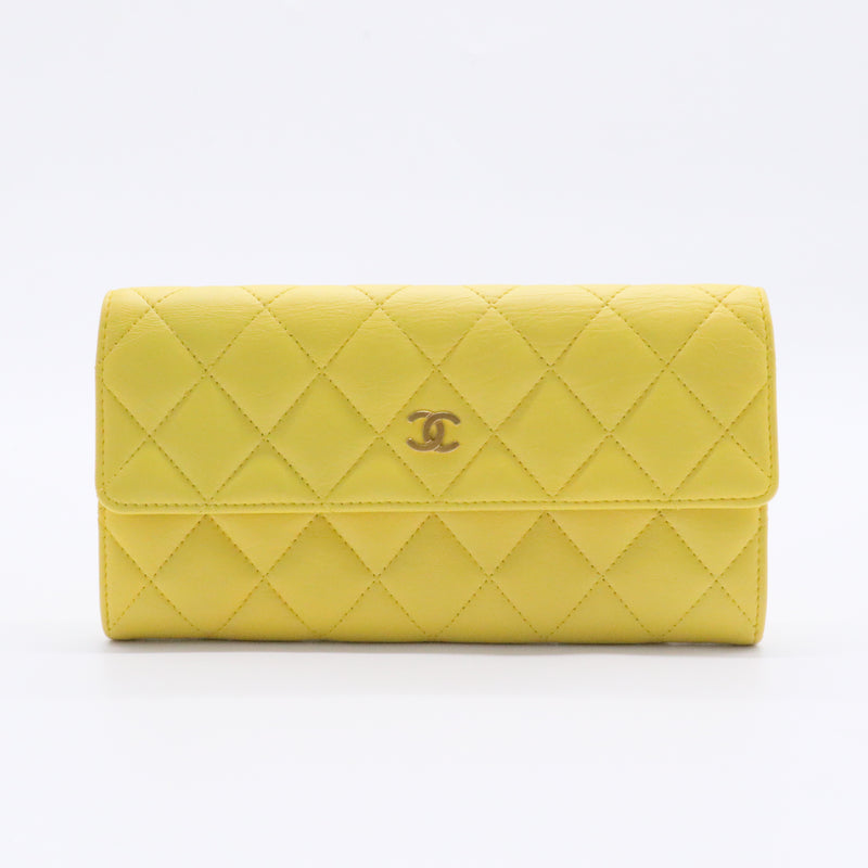 CC Gusset Flap Wallet Quilted Caviar Long