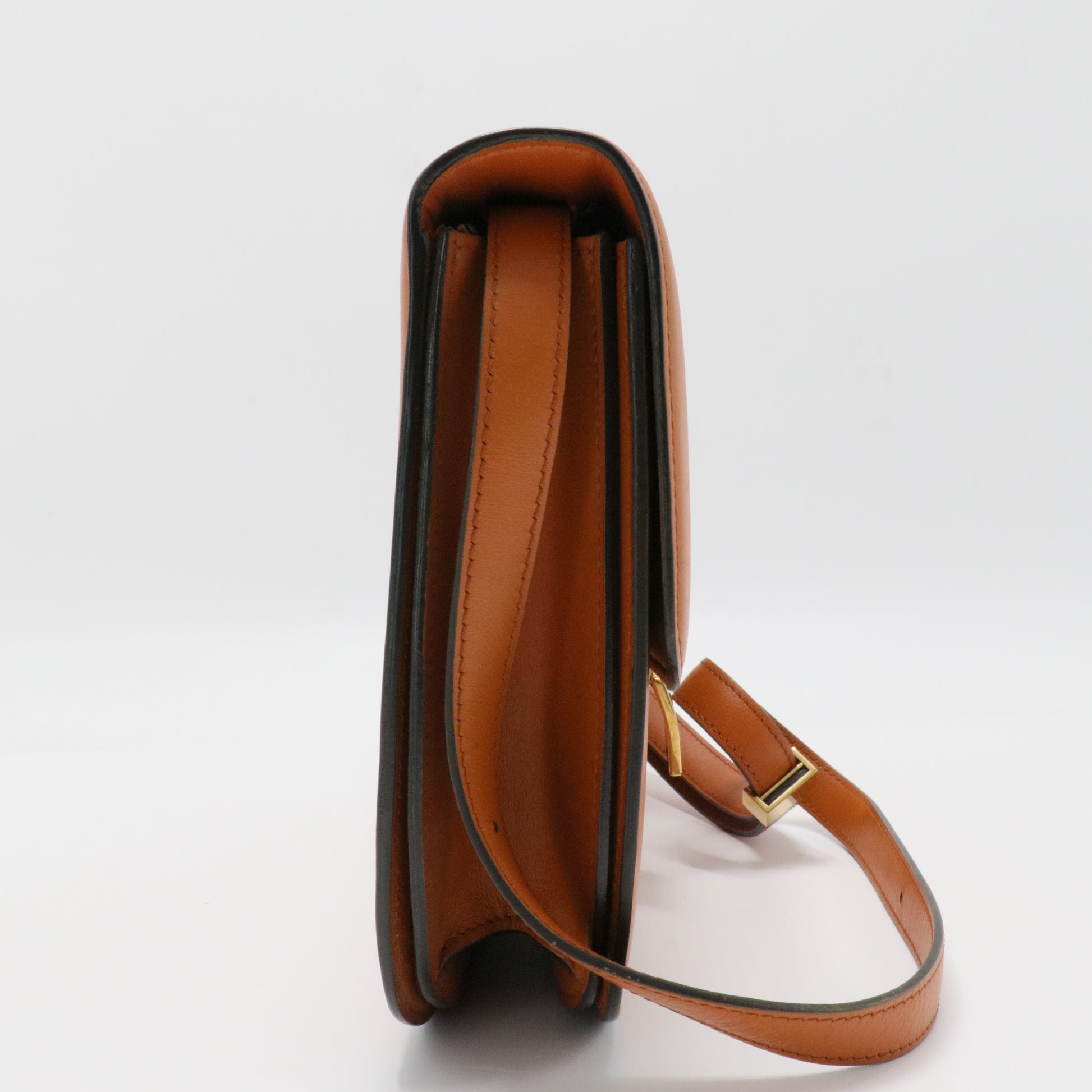 Classic Box Bag Smooth Leather Medium