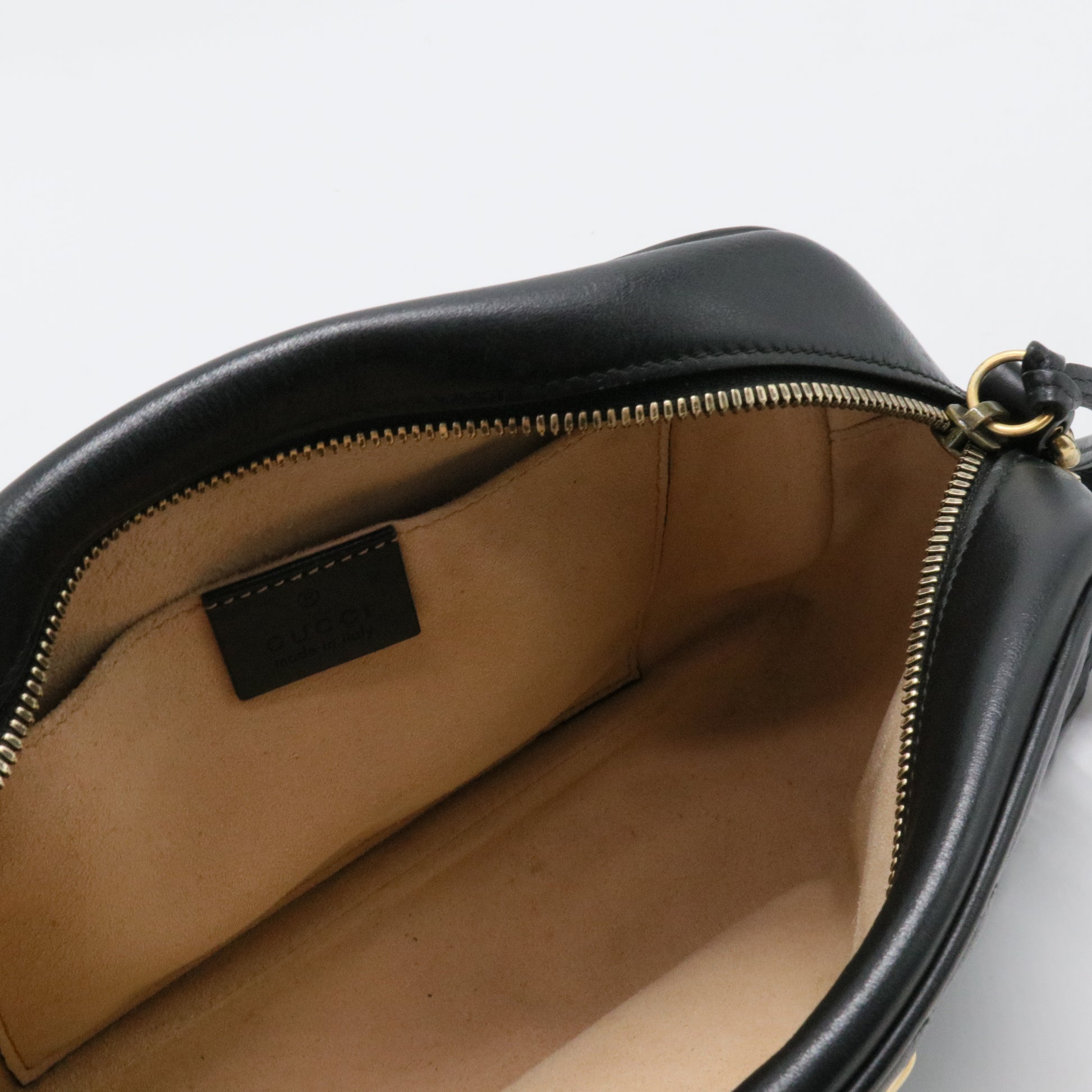 GG Marmont Shoulder Bag Matelasse Leather Small