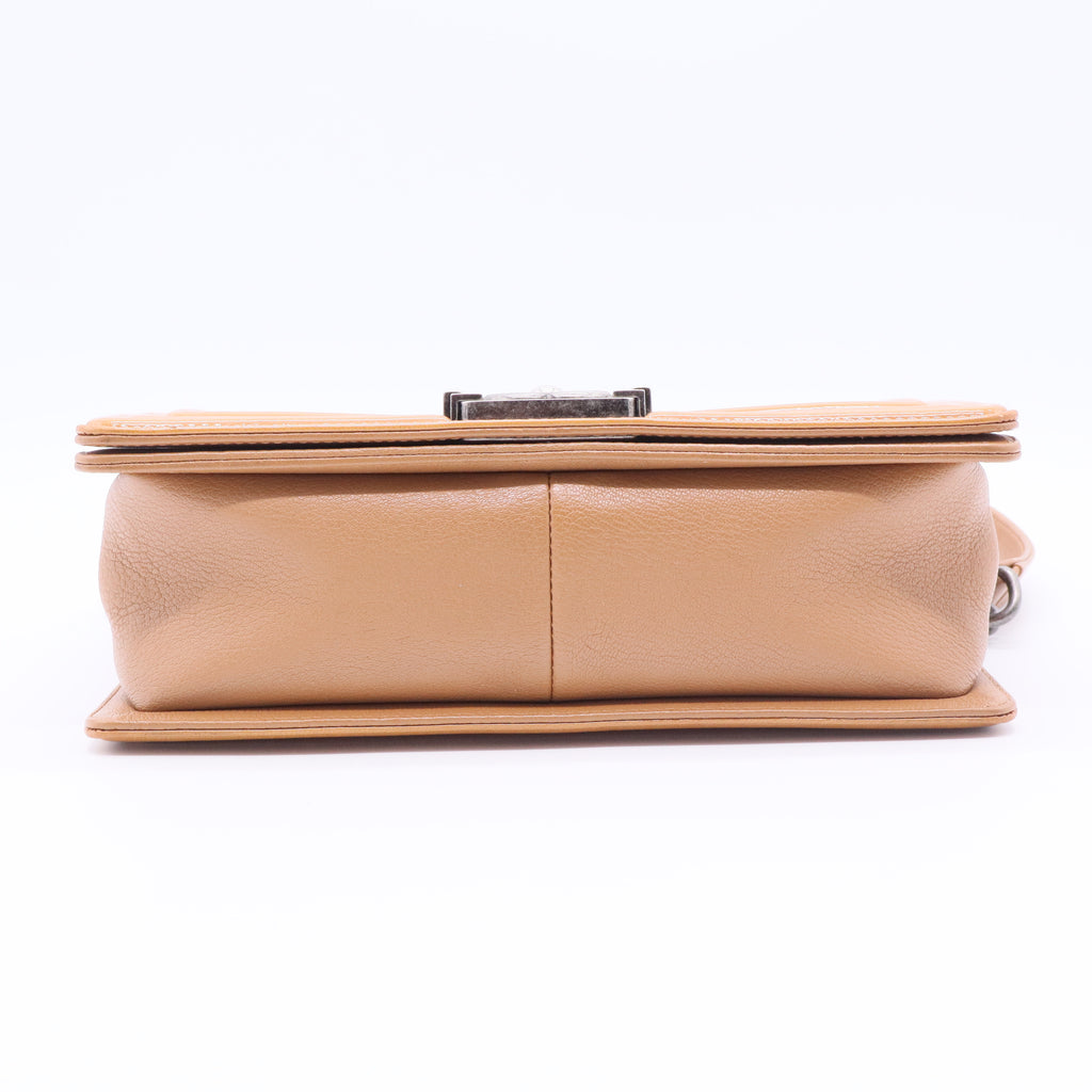 Caviar Quilted Medium Boy Flap Light Brown for gisel