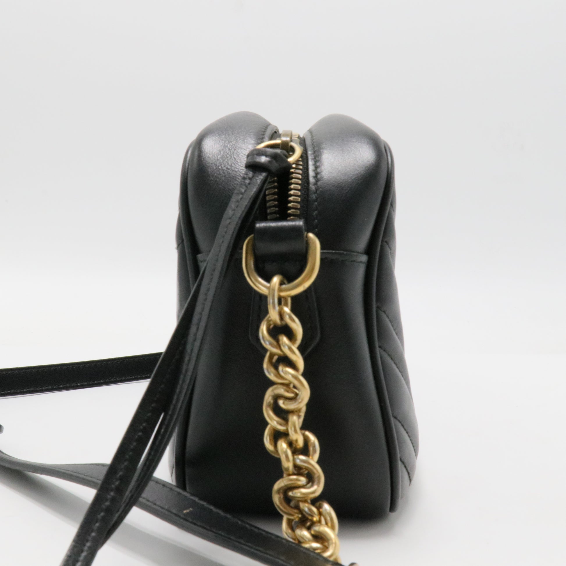 GG Marmont Shoulder Bag Matelasse Leather Small