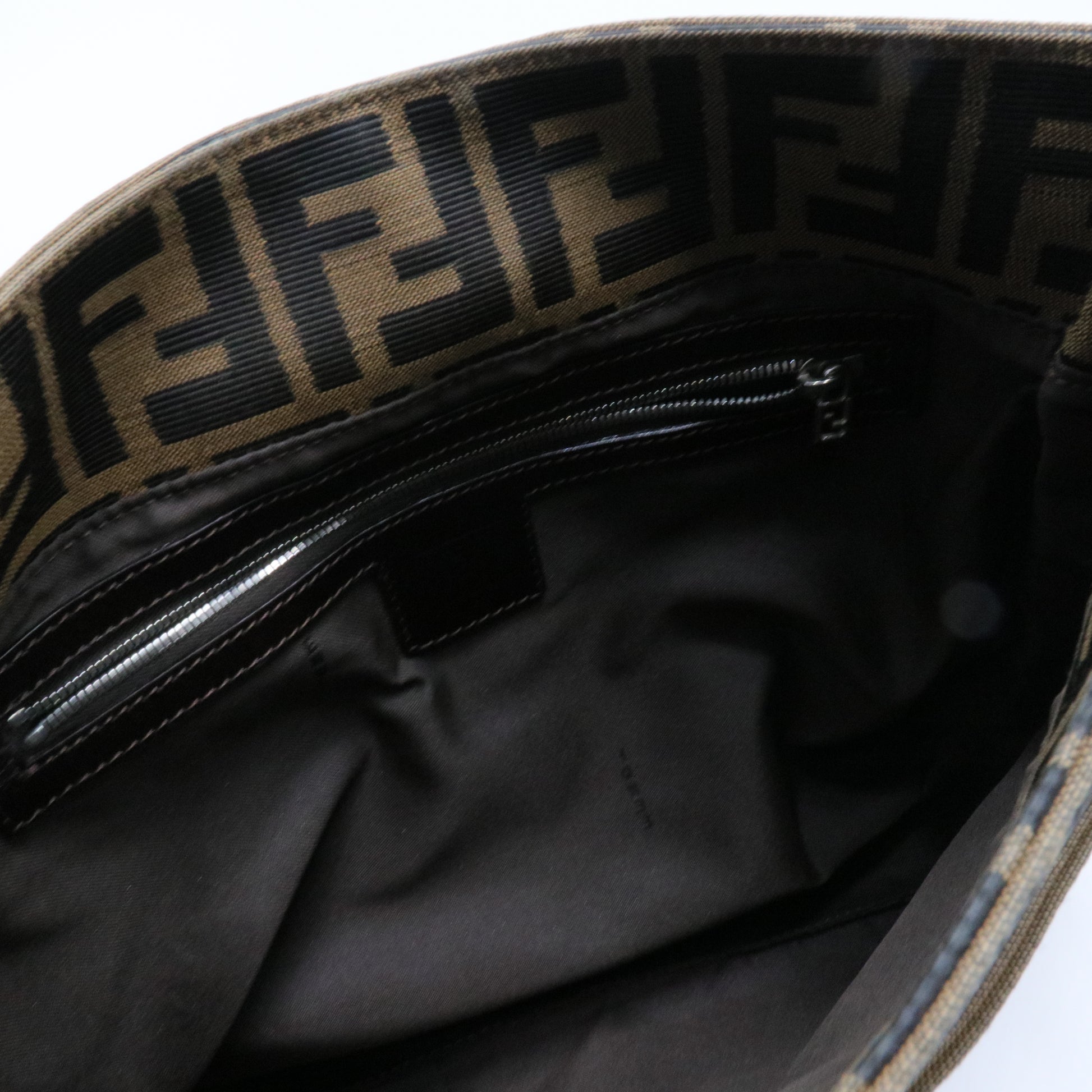 Zucca Shoulder Bag