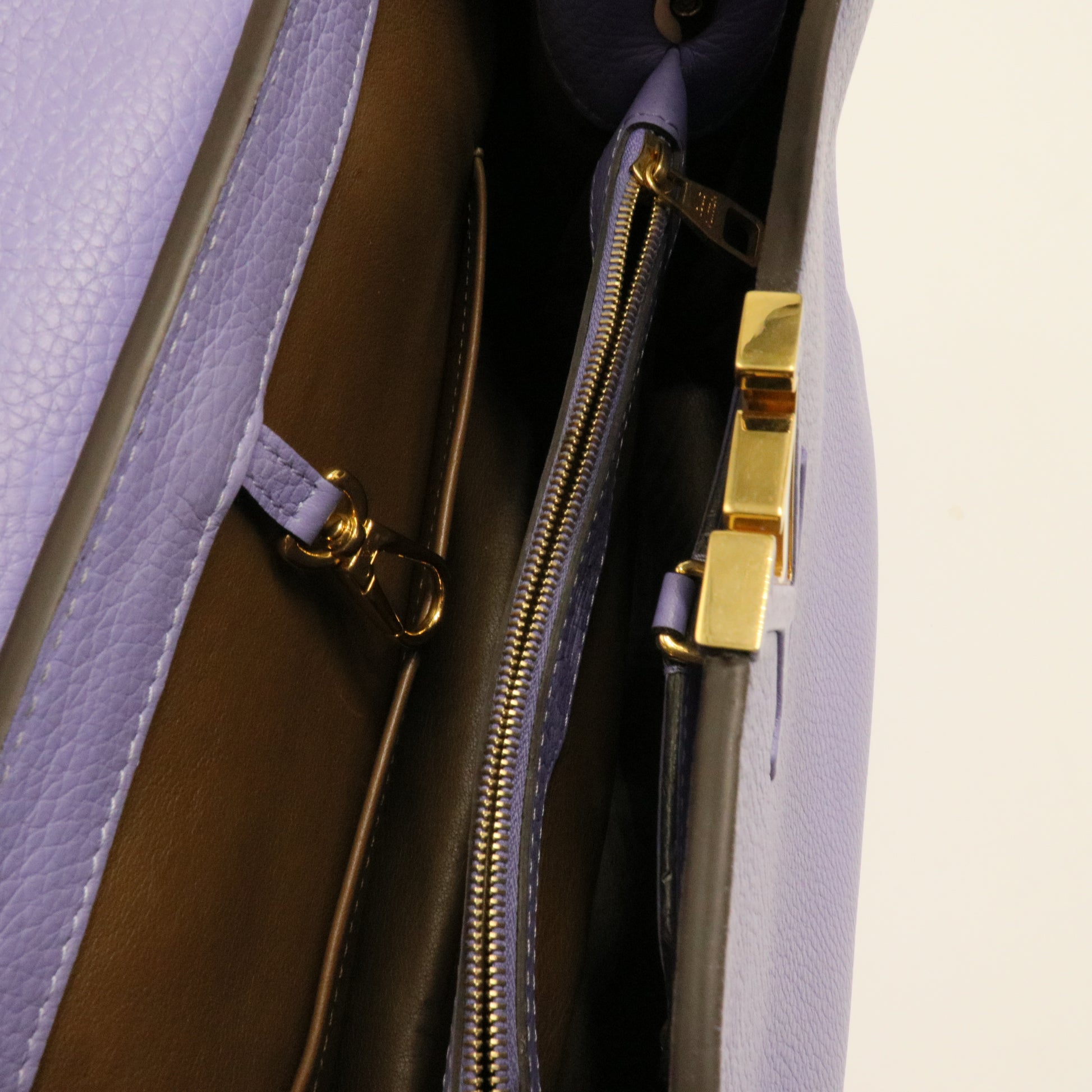 Taurillon Capucines MM Lilac
