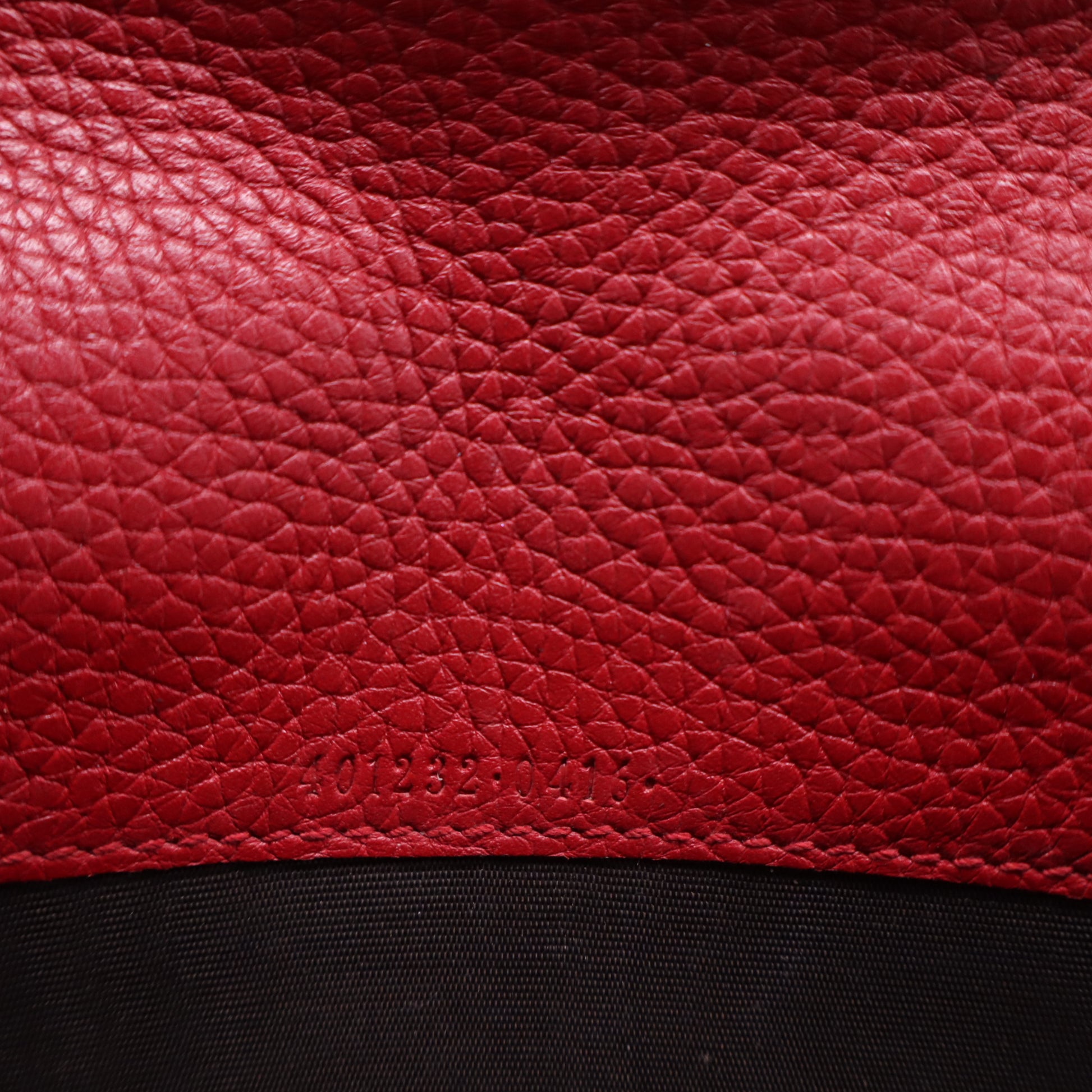 Gucci GG Marmont Leather Chain Wallet B22085