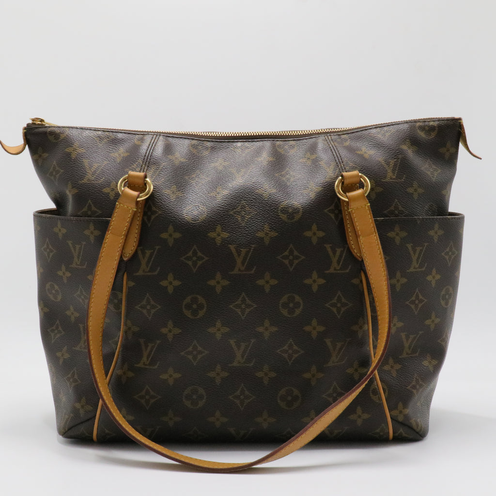 Totally Handbag Monogram Canvas MM