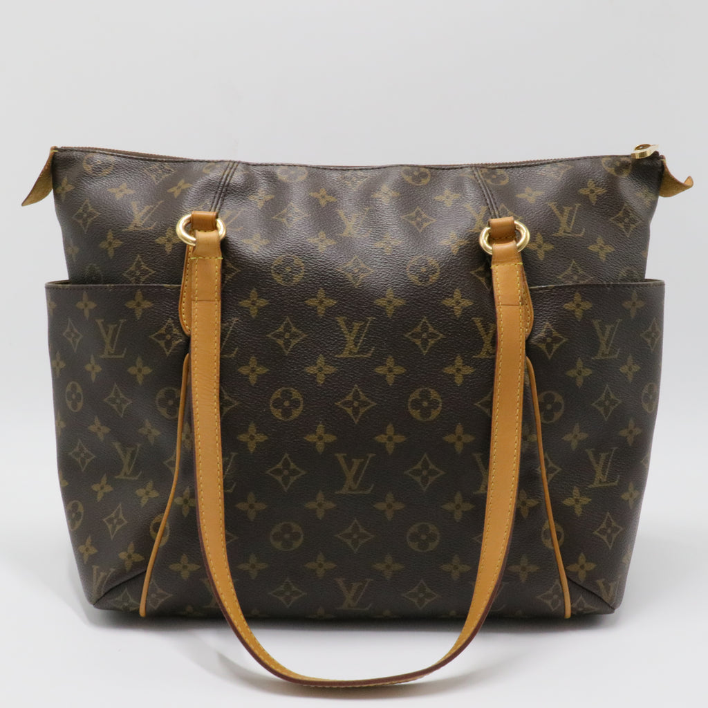 Totally Handbag Monogram Canvas MM