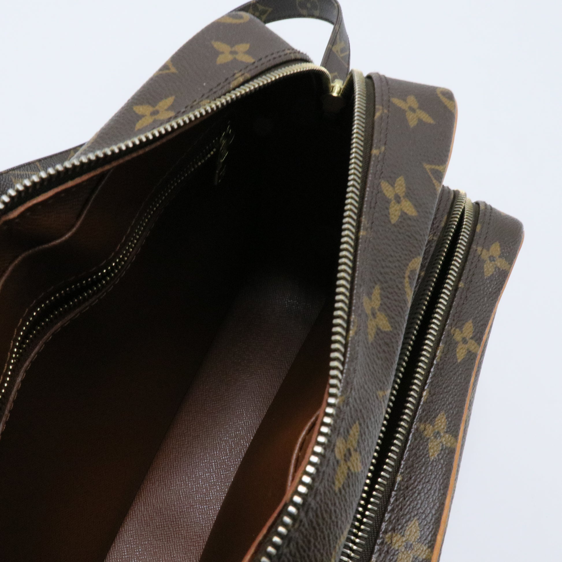 Nil Messenger Bag Monogram Canvas 28