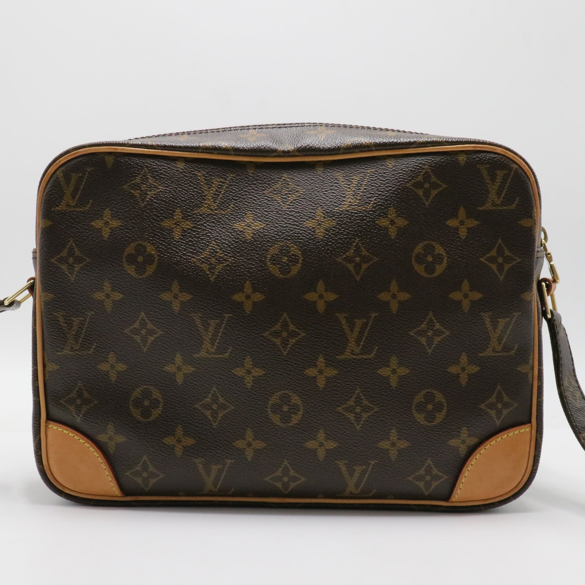 Nil Messenger Bag Monogram Canvas 28
