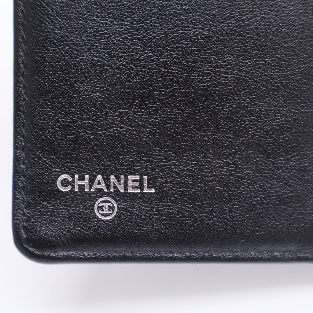 Patent Calfskin Quilted Yen Wallet Black