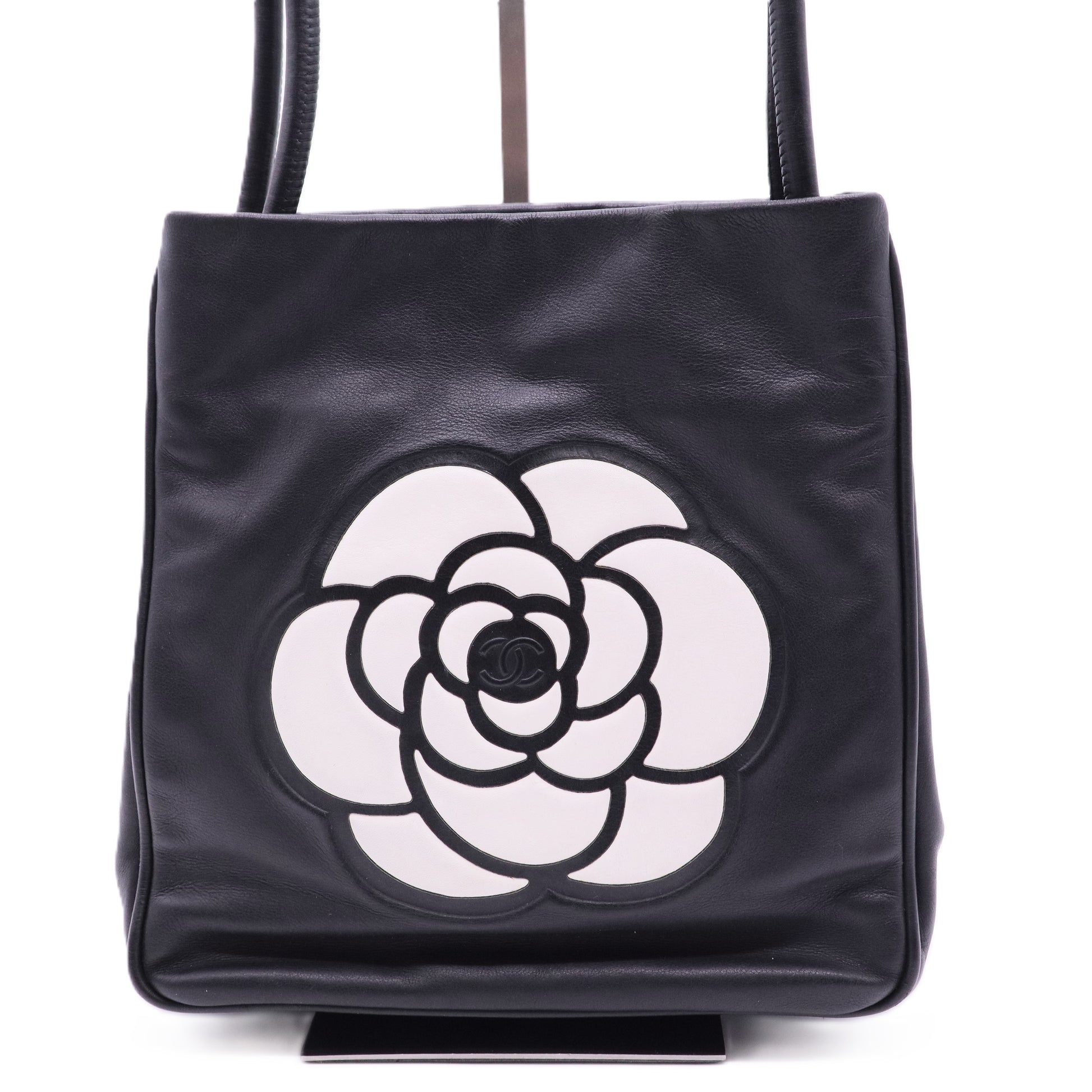 Lambskin Camellia Tote Black