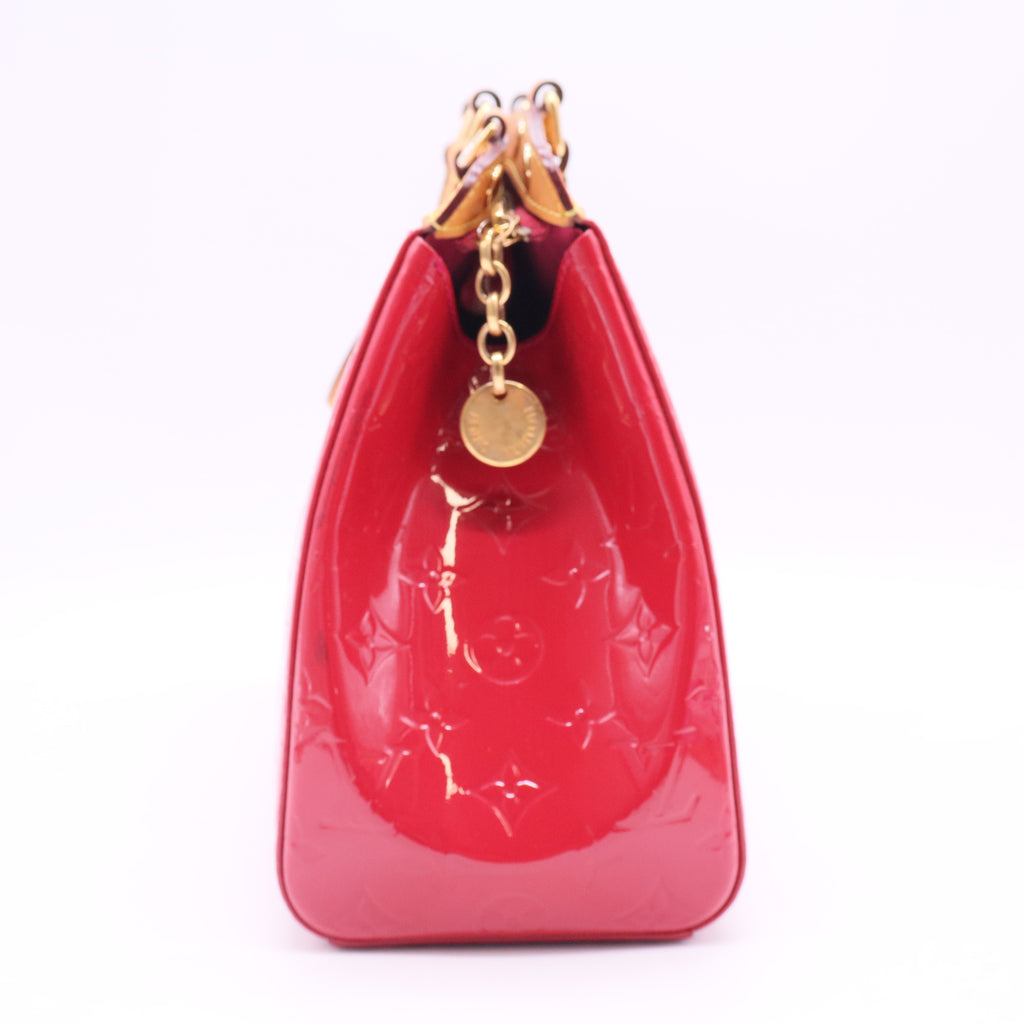 Monogram Vernis Brea MM