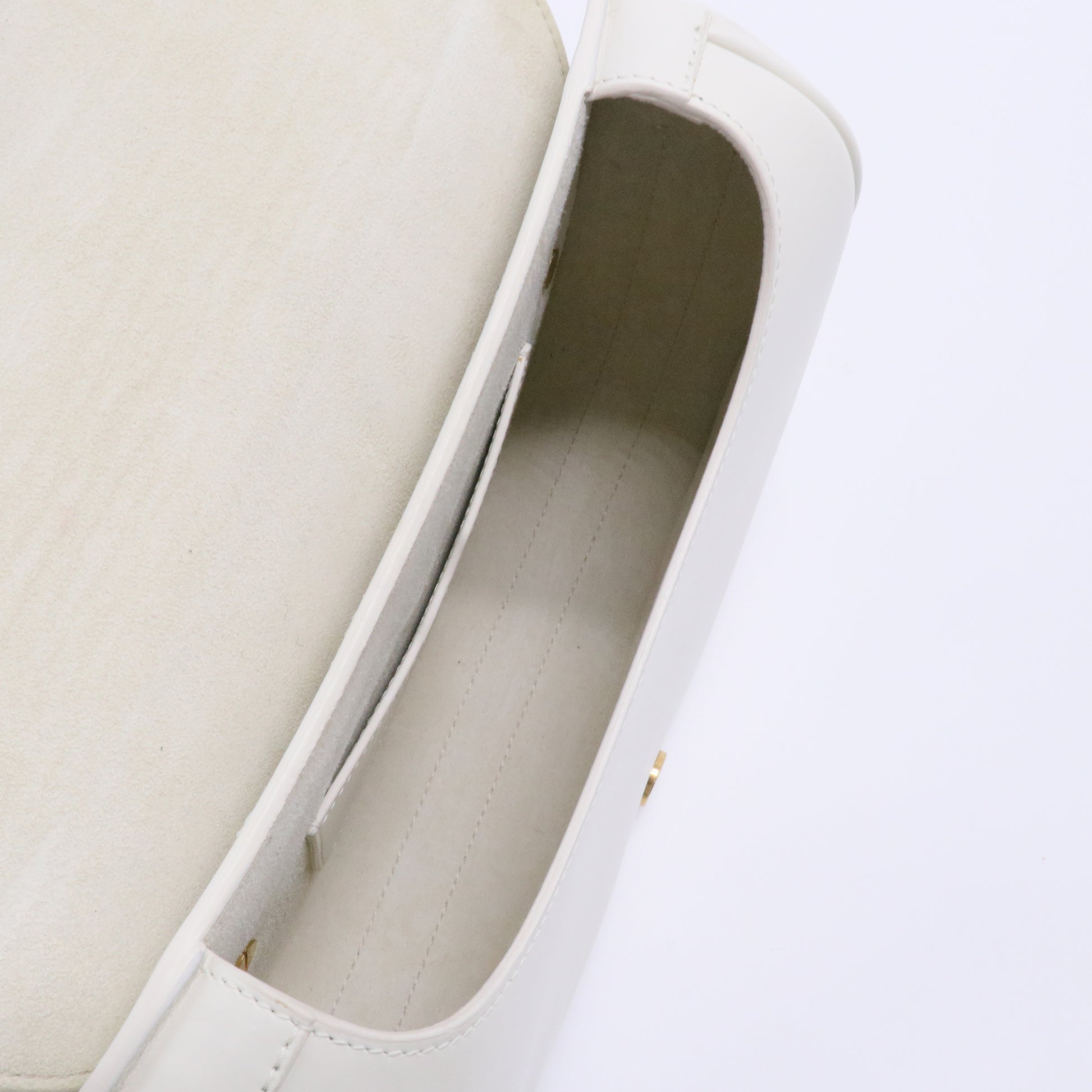 Box Calfskin Medium Bobby Flap Latte