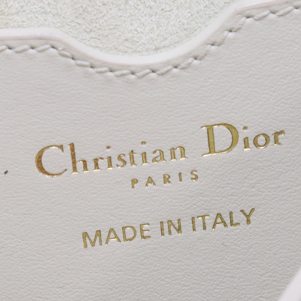 Box Calfskin Medium Bobby Flap Latte