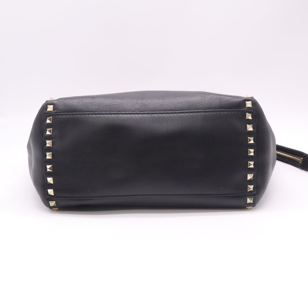 Valentino Garavani Rockstud Medium Leather Tote Bag B21974
